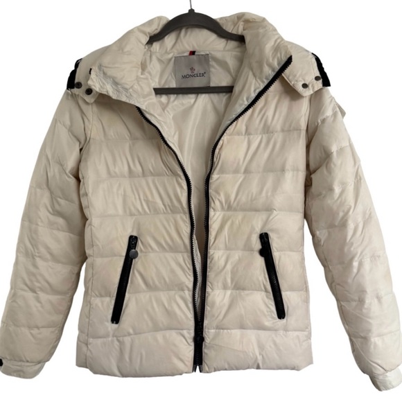 🚩 SOLD 🚩 Moncler Short Hooded Down Puffer Jacket – White/Black (Size 1) - Picture 8 of 10